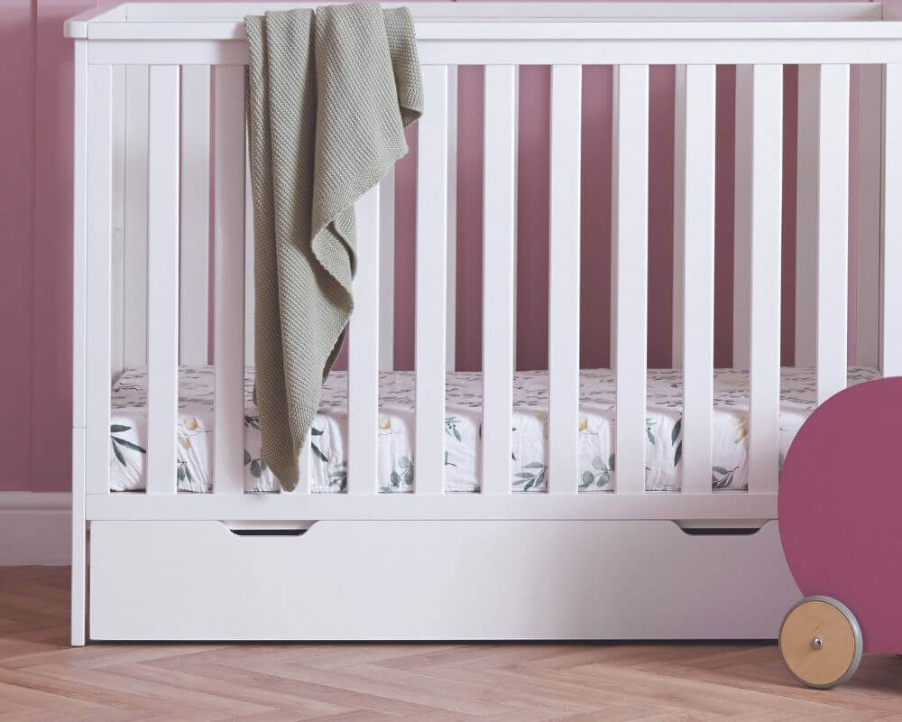  Obaby Evie Mini Cot Under Draw - Under Cot View - Bedroom Setting